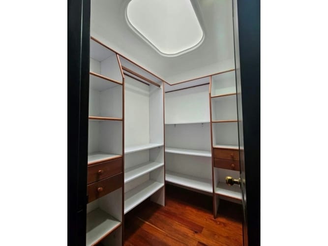 Casa de 5 alcobas en venta en El Tesoro, Medellín, 420 m² · foto 12 de 24