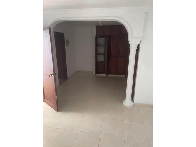 Casa de 7 alcobas en venta en Vipasa, Cali, 250 m² · foto 13 de 24