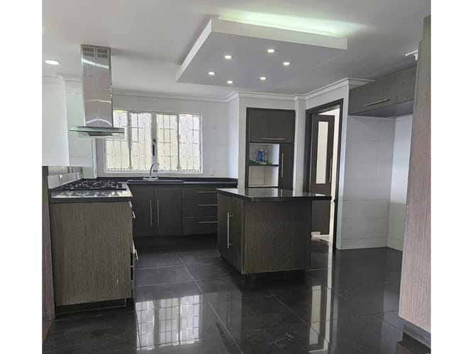 Casa de 5 alcobas en venta en El Tesoro, Medellín, 420 m² · foto 14 de 24
