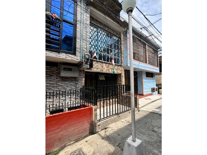 Casa de 3 alcobas en venta en Calipso, Cali, 106 m² · foto 1 de 11