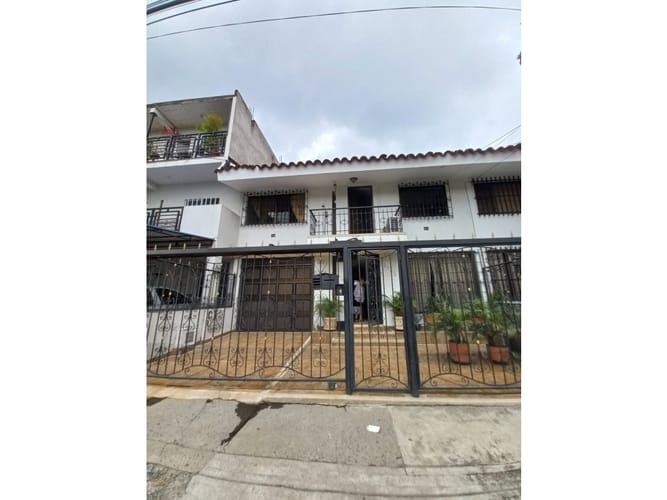 Apartaestudio en venta en El Gran Limonar Cataya, Cali, 360 m² · foto 2 de 24