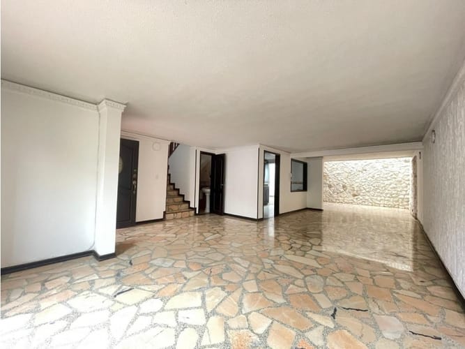 Apartaestudio en venta en Cuarto De Legua - Guadalupe, Cali, 198 m² · foto 3 de 24