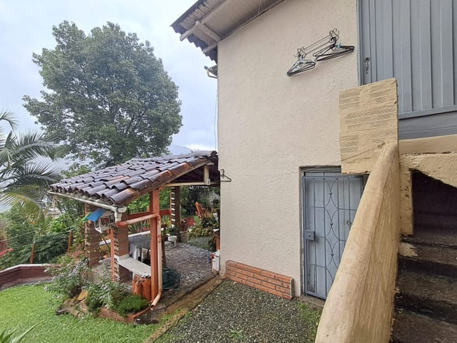 Casa de 4 alcobas en venta en Cabecera San Antonio De Prado, Medellín, 596 m² · foto 4 de 16