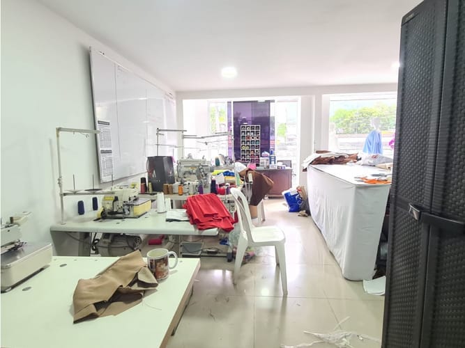 Local en venta en Versalles, Cali, 430 m² · foto 2 de 16