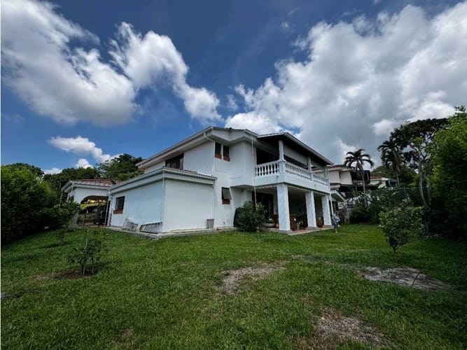 Casa de 5 alcobas en venta en Pance, Cali, 320 m² · foto 2 de 10