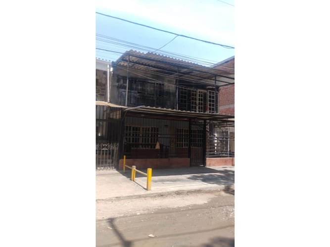 Casa de 4 alcobas en venta en Jorge Eliecer Gaitan, Cali, 180 m² · foto 2 de 24