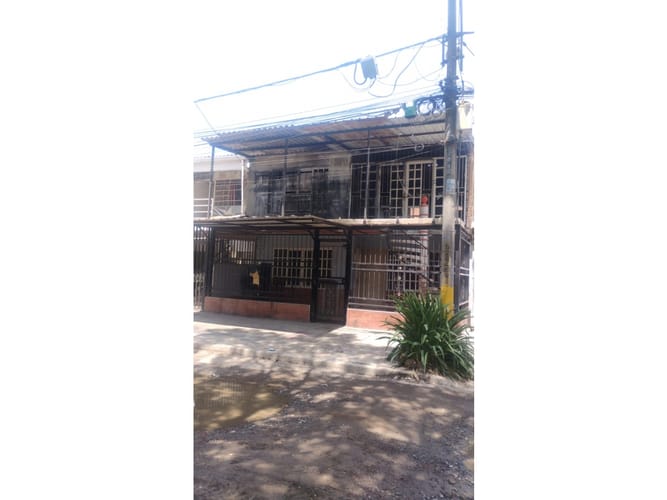 Casa de 4 alcobas en venta en Jorge Eliecer Gaitan, Cali, 180 m² · foto 3 de 24