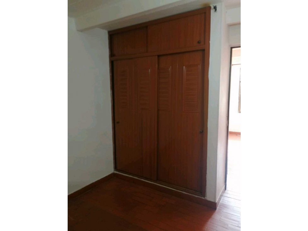 Apartamento en venta en Villa Del Lago, Cali · foto 5 de 16