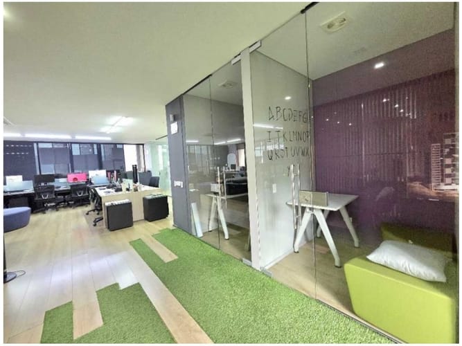 Oficina en venta en Las Lomas No.1, Medellín, 208 m² · foto 8 de 14