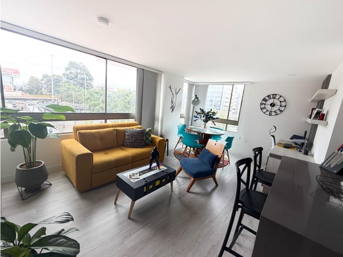 Apartamento de 2 alcobas en venta en Centro Comercial Parque La Colina, Bogotá, 68 m² · foto 2 de 14