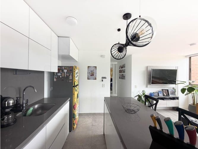 Apartamento de 2 alcobas en venta en Centro Comercial Parque La Colina, Bogotá, 68 m² · foto 6 de 14