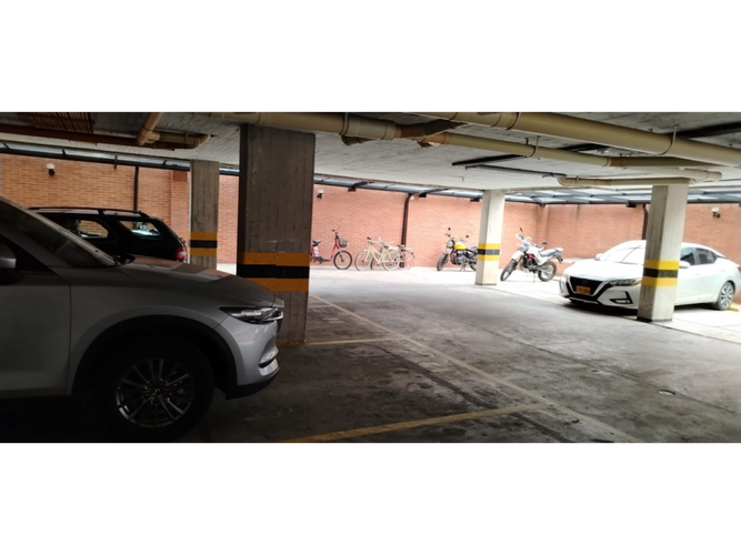 Apartamento de 4 alcobas en venta en Cedritos, Bogotá, 90 m² · foto 13 de 20