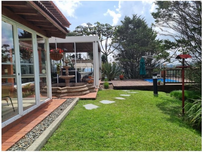 Casa de 4 alcobas en venta en Loma Del Escobero, Medellín, 360 m² · foto 5 de 21