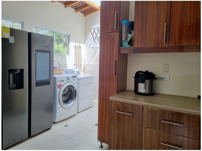 Casa de 4 alcobas en venta en Loma Del Escobero, Medellín, 360 m² · foto 13 de 21