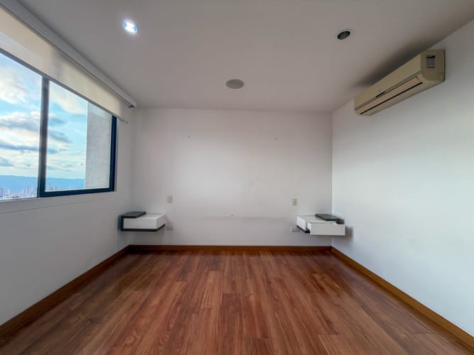 Apartamento de 4 alcobas en venta en Cabecera Del Llano, Bucaramanga, 160 m² · foto 4 de 16
