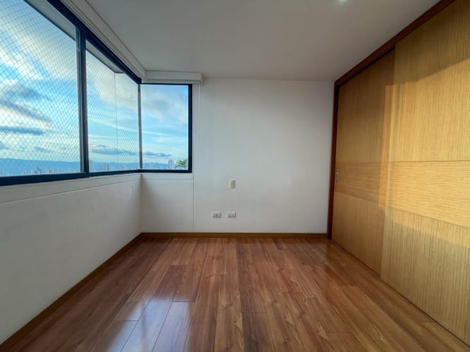 Apartamento de 4 alcobas en venta en Cabecera Del Llano, Bucaramanga, 160 m² · foto 12 de 16