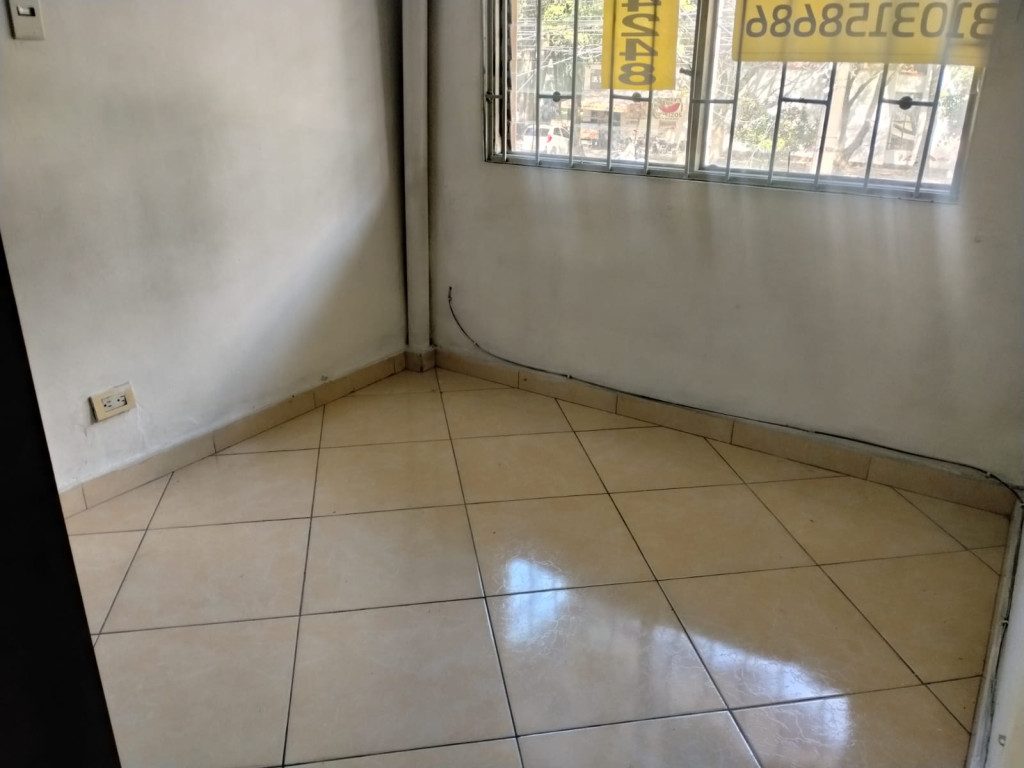 1BR Apartment in Calasanz (35 m²) - 4