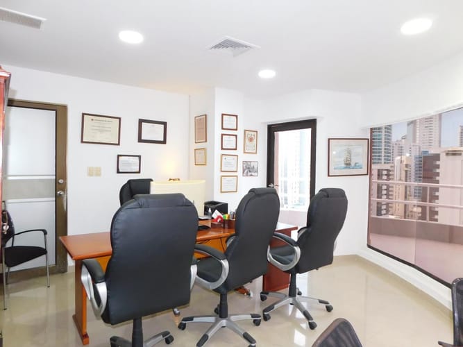 Oficina en arriendo en Bocagrande, Cartagena, 137 m² · foto 5 de 15