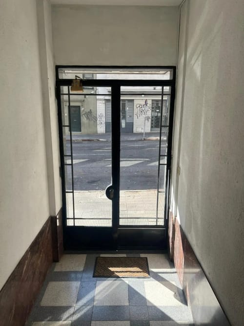 Alquiler Y Venta de Oficina Ambiente Amplio Y Luminoso En Centro · Foto 2