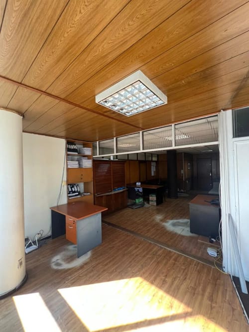 Alquiler Y Venta de Oficina Ambiente Amplio Y Luminoso En Centro · Foto 5