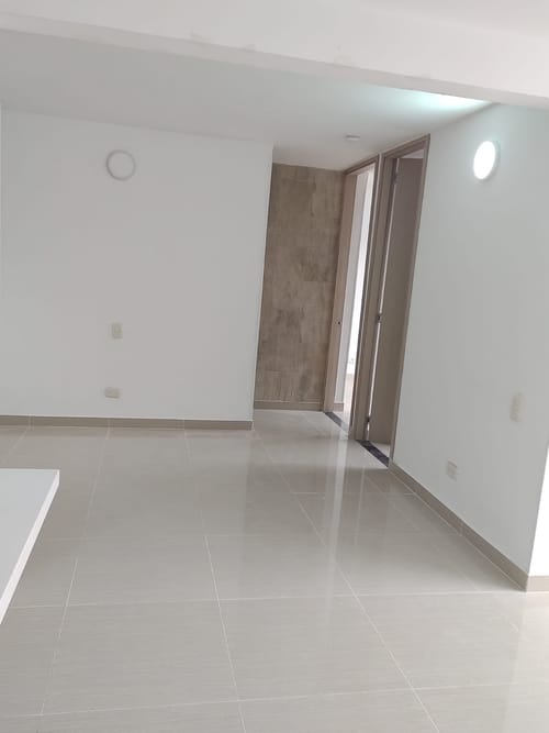 Apartamento de 2 alcobas en venta en Zona Industrial, Yumbo, 60 m² · foto 4 de 12