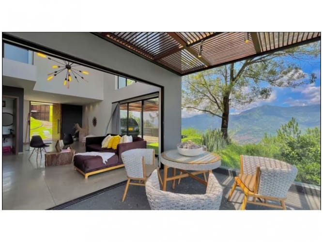 Casa de 5 alcobas en venta en Bello, 380 m² · foto 7 de 19