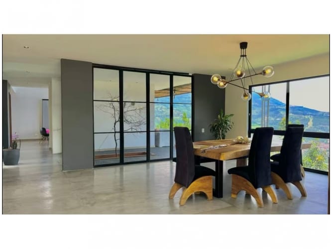 Casa de 5 alcobas en venta en Bello, 380 m² · foto 10 de 19
