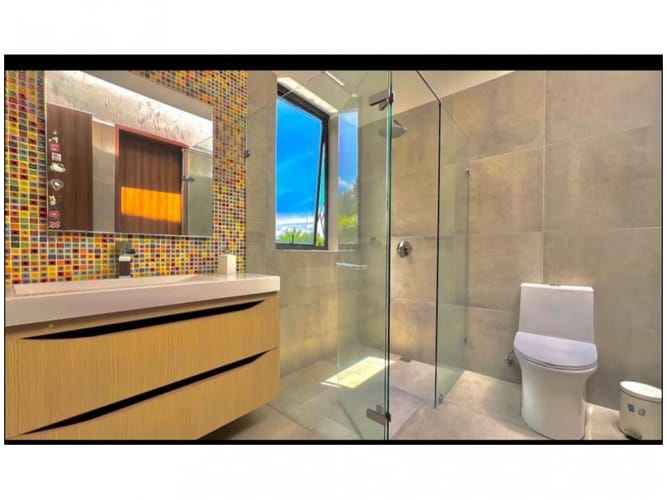 Casa de 5 alcobas en venta en Bello, 380 m² · foto 18 de 19