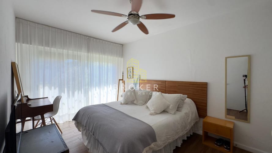 Alquiler anual de amplia y moderna casa en barrio privado · Foto 8