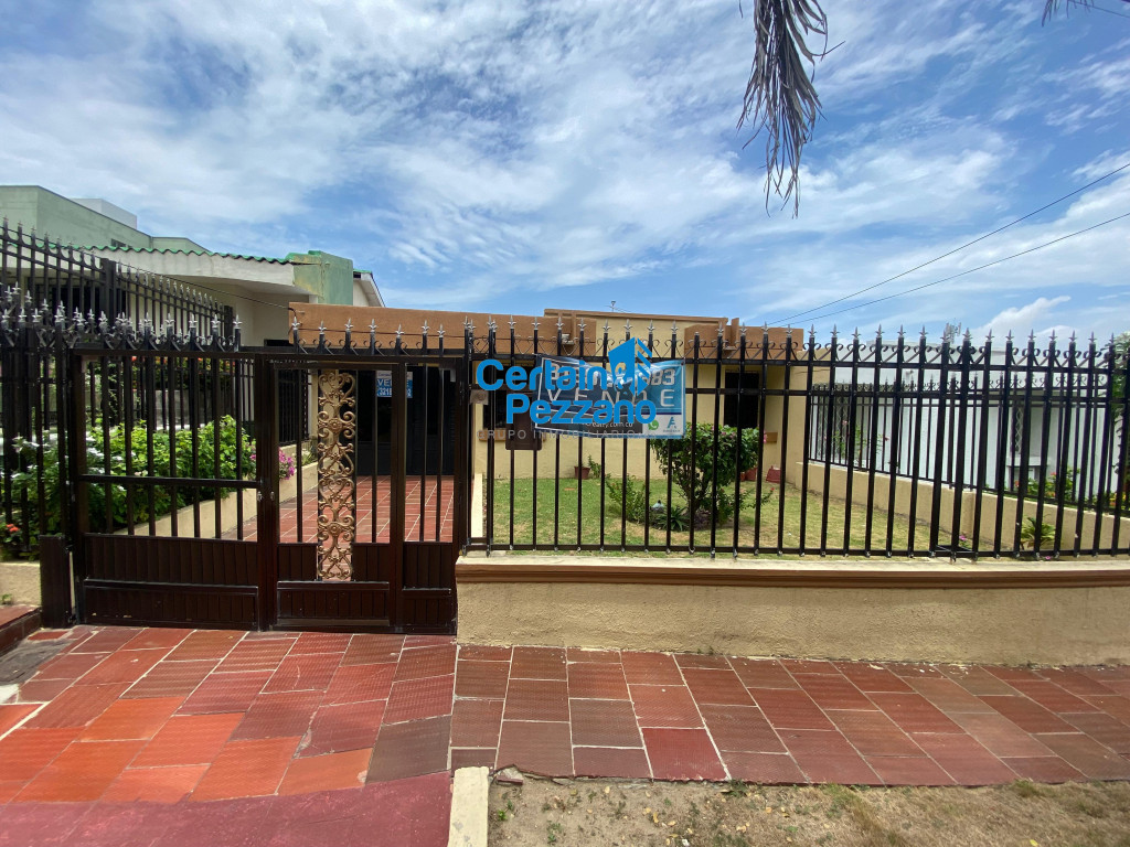 Casa en venta en Los Alpes, Barranquilla · foto 2 de 23
