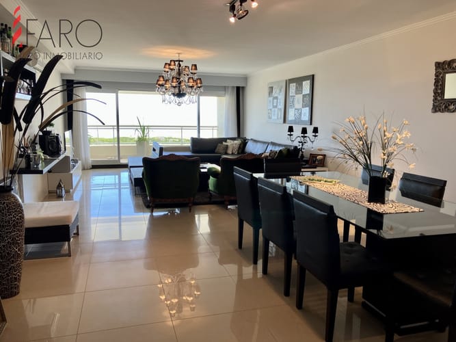 Apartamento en Brava 3 dormitorios y dependencia con terraza y cochera doble · Foto 6
