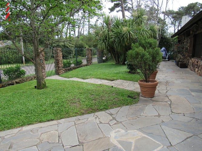 Casa en Mansa 4 dormitorios y dependencia, con piscina y barbacoa · Foto 3