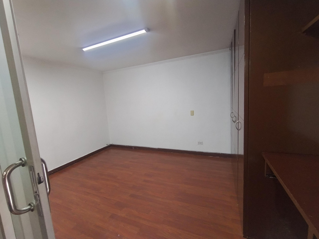 Casa en venta en Las Ferias, Bogotá · foto 3 de 24