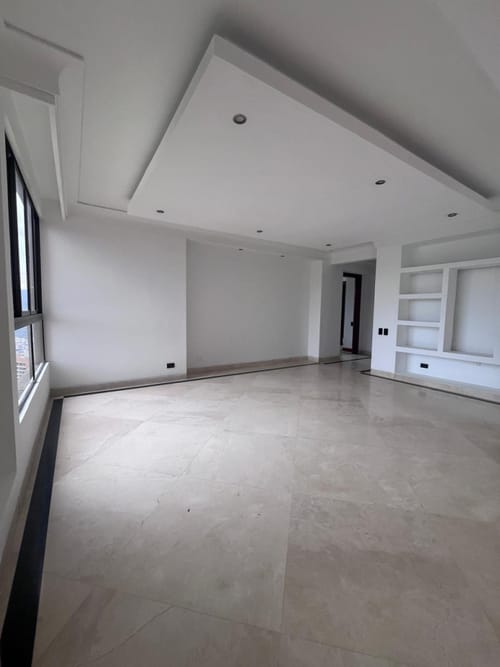 Apartamento de 4 alcobas en arriendo en Los Naranjos, Medellín, 400 m² · foto 7 de 24