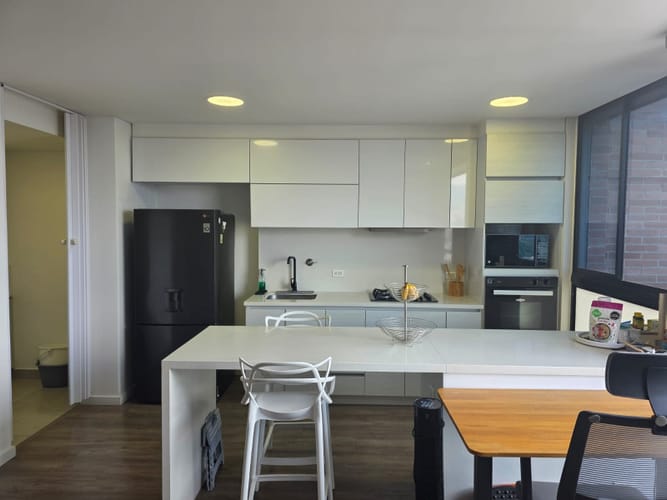 Apartamento de 2 alcobas en venta en Lalinde, Medellín, 94 m² · foto 4 de 21