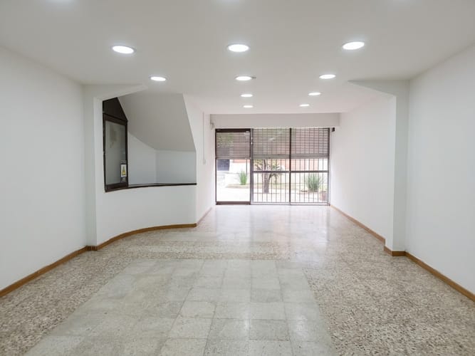 Local en arriendo en Santa Monica, Cali, 180 m² · foto 2 de 15