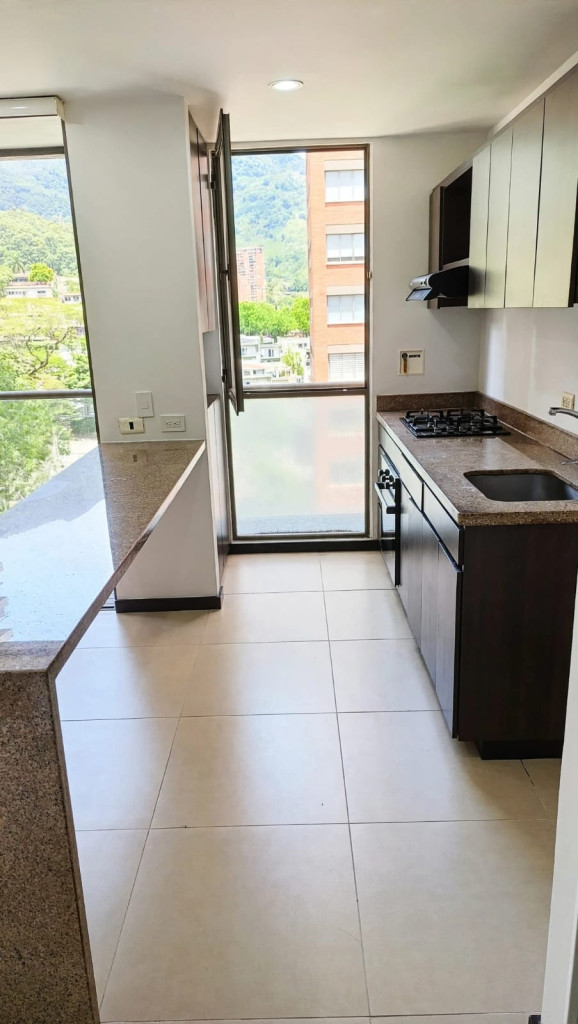 Apartamento en arriendo en Las Palmas, Medellín · foto 4 de 21