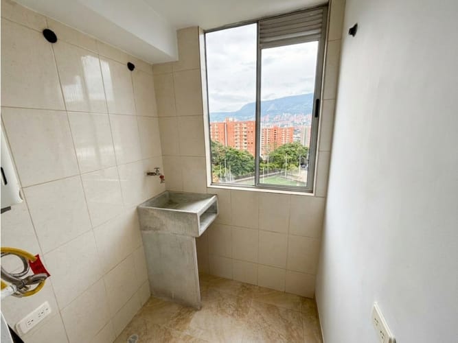 Apartamento de 3 alcobas en venta en Santa Maria No. 1, Itagüí, 54 m² · foto 13 de 17