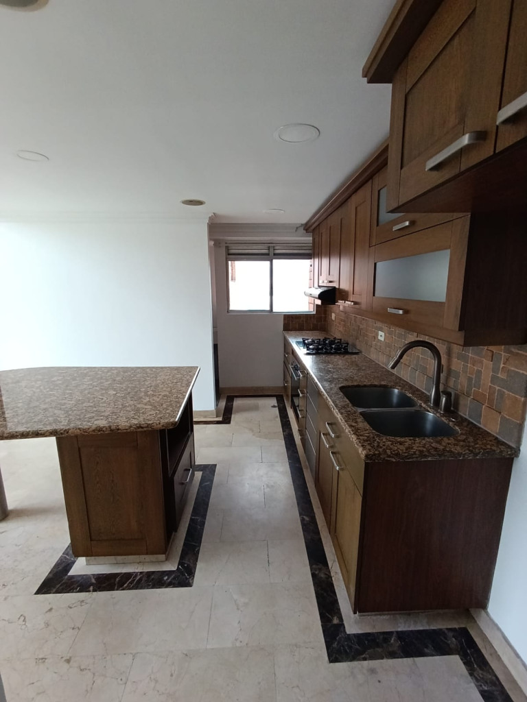 Apartamento en arriendo en Patio Bonito, Medellín · foto 5 de 19