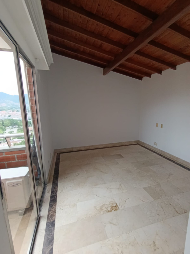 Apartamento en arriendo en Patio Bonito, Medellín · foto 6 de 19