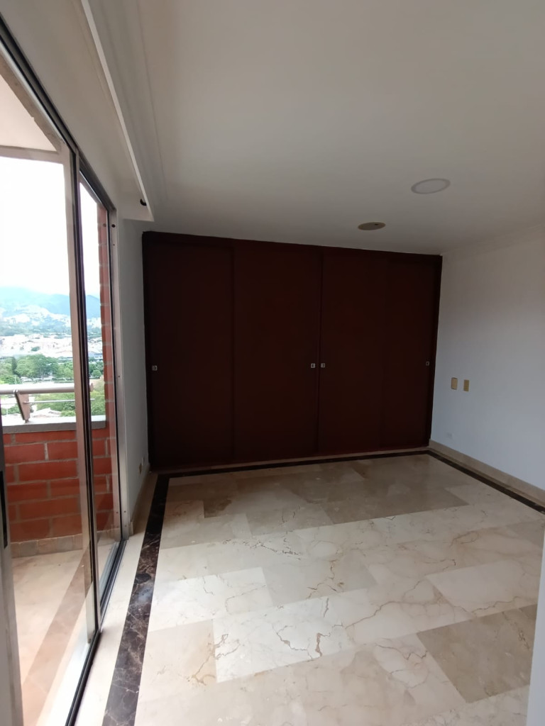 Apartamento en arriendo en Patio Bonito, Medellín · foto 11 de 19
