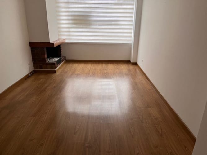 Apartamento de 3 alcobas en venta en Santa Barbara Central, Bogotá, 94 m² · foto 2 de 24