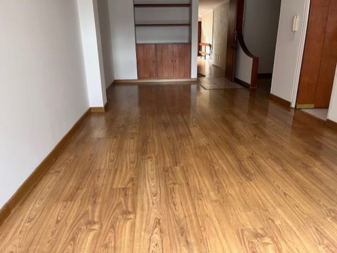 Apartamento de 3 alcobas en venta en Santa Barbara Central, Bogotá, 94 m² · foto 3 de 24