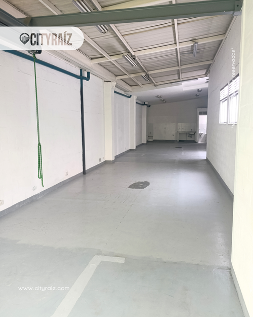 Bodega en arriendo en Viviendas Del Sur, Medellín, 170 m² · foto 2 de 13