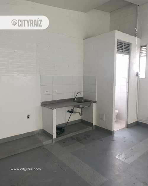 Bodega en arriendo en Viviendas Del Sur, Medellín, 170 m² · foto 12 de 13