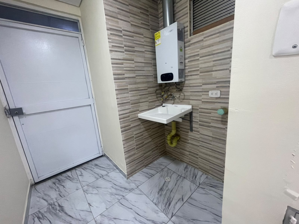 Apartamento en venta en Comuneros, Bogotá · foto 9 de 17