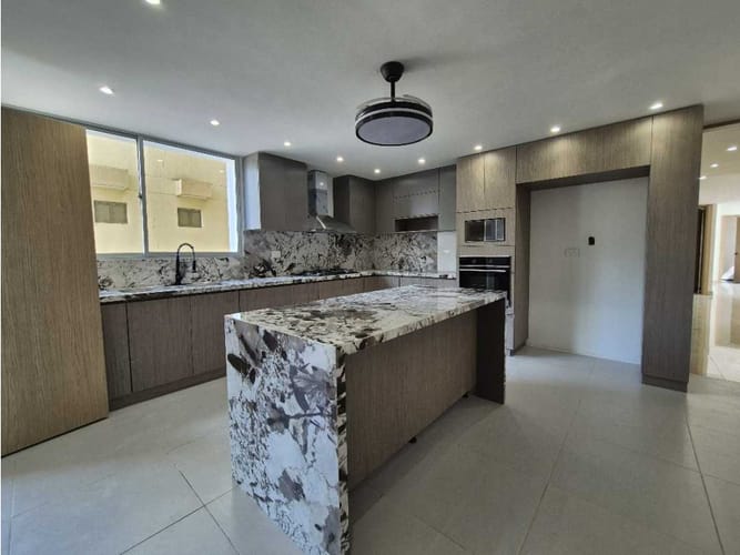 Apartamento de 3 alcobas en venta en El Castillo, Barranquilla, 253 m² · foto 2 de 23