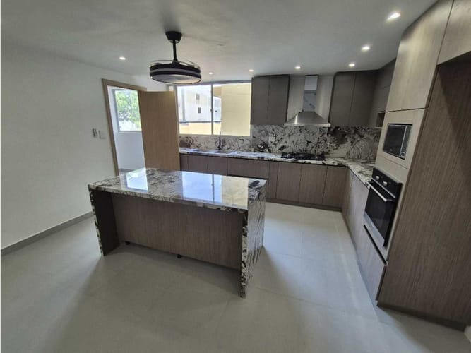 Apartamento de 3 alcobas en venta en El Castillo, Barranquilla, 253 m² · foto 3 de 23