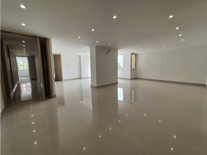 Apartamento de 3 alcobas en venta en El Castillo, Barranquilla, 253 m² · foto 8 de 23