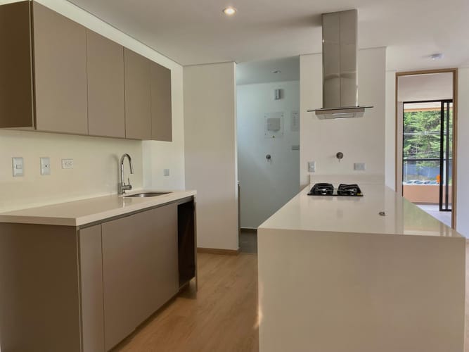 Apartamento de 2 alcobas en arriendo en Santa Elena, El Retiro, 84 m² · foto 3 de 18